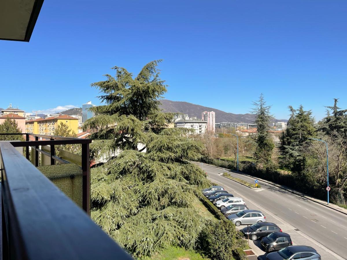 Accogliente Trilocale A Brescia Apartment Bagian luar foto
